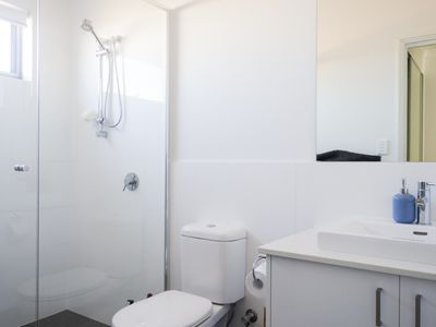 8/3 Leeder Street, Glendalough