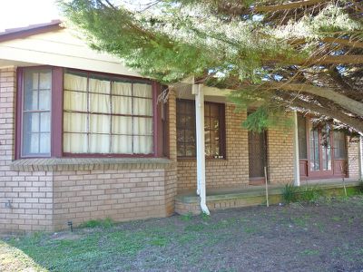 8 Sturt Street, Blayney