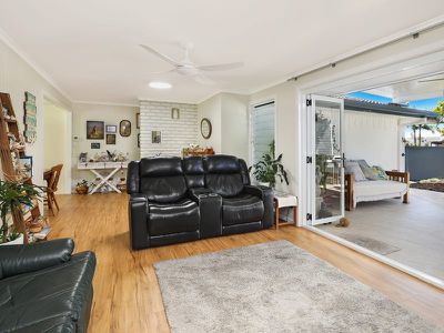 27 Amarina Avenue, Mooloolaba
