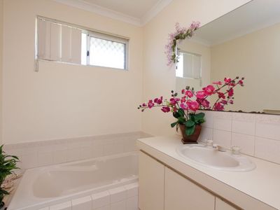 2 Klein Court, Winthrop