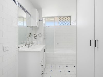 2 / 18 Phelan Street, Clayfield