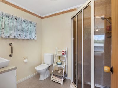 23 Renown Road, Raumati South