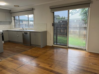 8 Westminster Drive, Werribee