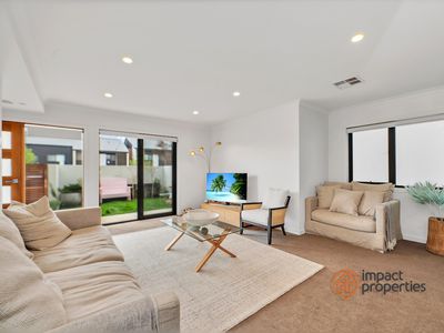 6 / 2  ROUSEABOUT STREET , Lawson