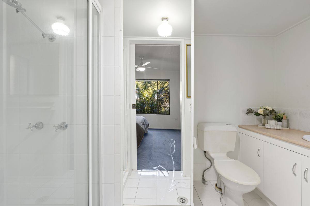 2 / 22 Dunlop Court, Mermaid Waters