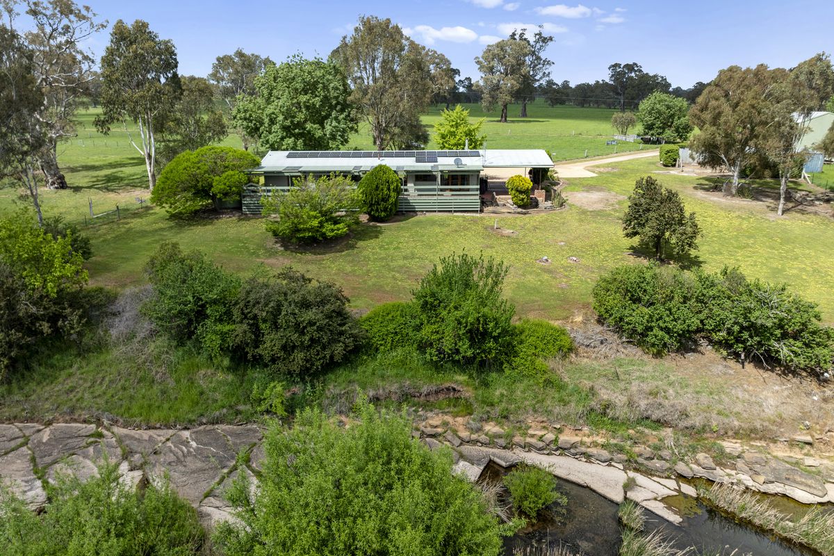 560 Old Tolmie Road, Mansfield