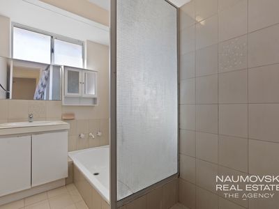 10 / 4 Lee Place, Noranda