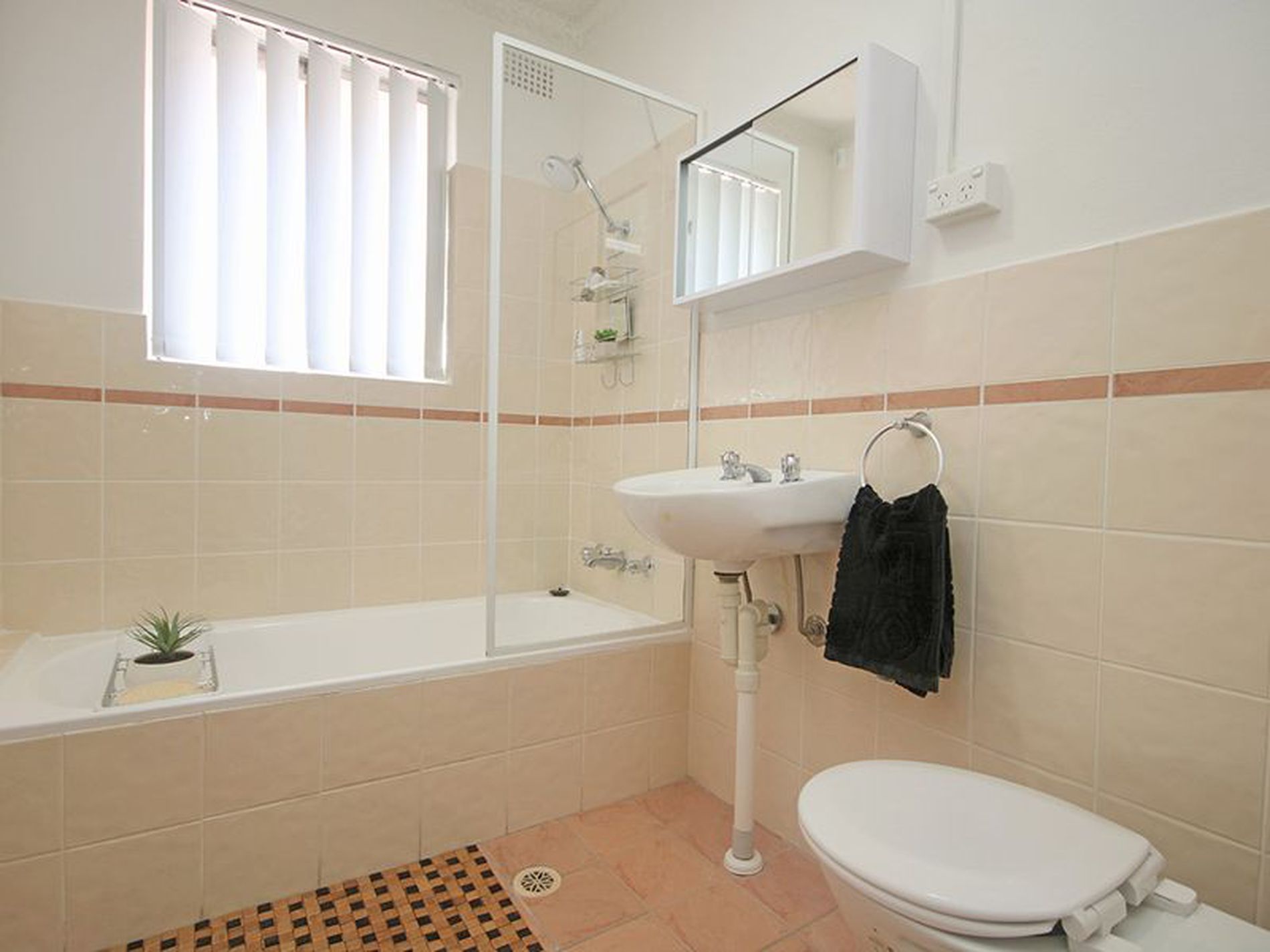 6 / 7 Shadforth Street, Wiley Park