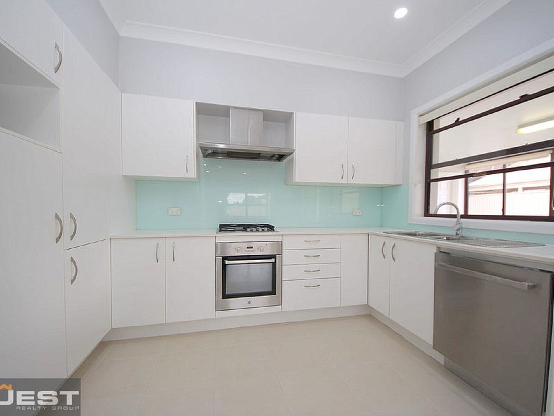 11 Kathleen Parade, Picnic Point