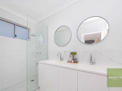 16 Estate Street, West End