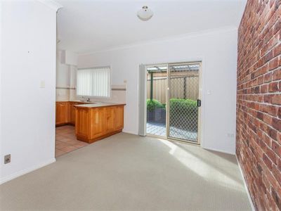 2 / 8 Hunter St, Balgownie