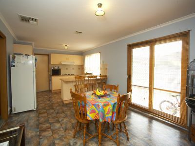 35 McKenzie Cresent, Hoppers Crossing