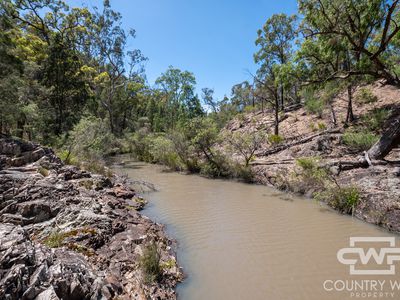 1986 Pindari Dam Road, Pindaroi