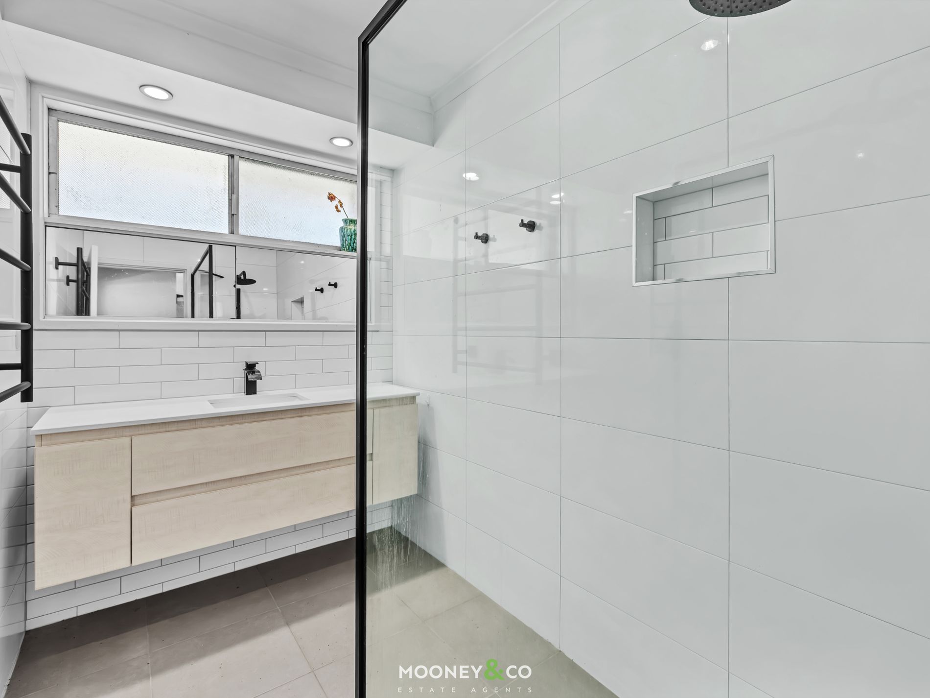 2 / 8 McLaren Avenue, Cranbourne