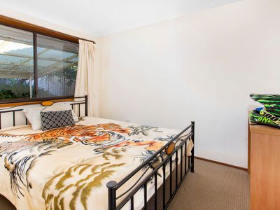 27 Tait Avenue, Kanahooka