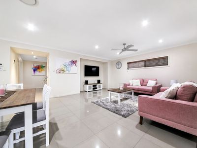 44 Feathertail Place, Wakerley