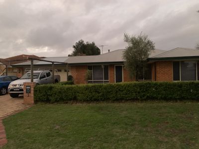 2 Norn Close, South Guildford