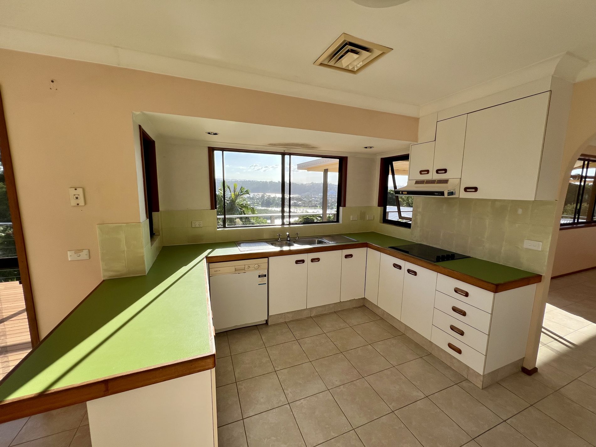 48 Hillcrest Avenue , Tweed Heads South