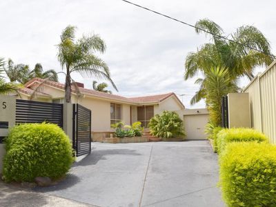 5 Kialla Court , Noble Park North