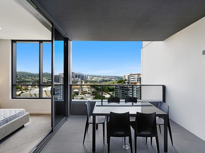 1606/4 Edmondstone Street, South Brisbane