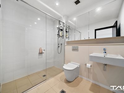 211 / 15 Baywater Drive, Wentworth Point