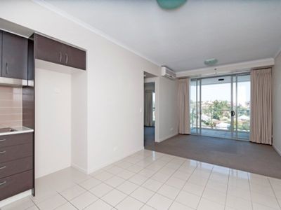 706 / 11 Ellenborough Street, Woodend