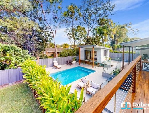 A Hidden Tewantin Gem with Space to Inspire image 15