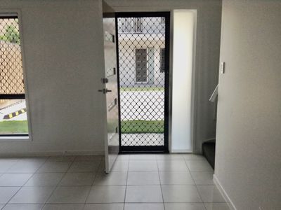 10 / 300 Redbank Plains Road, Bellbird Park