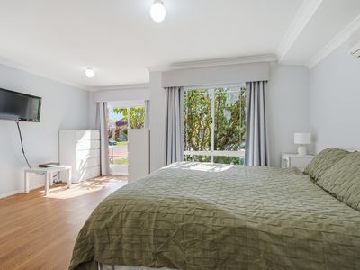 11 Estcourt Road, Redcliffe