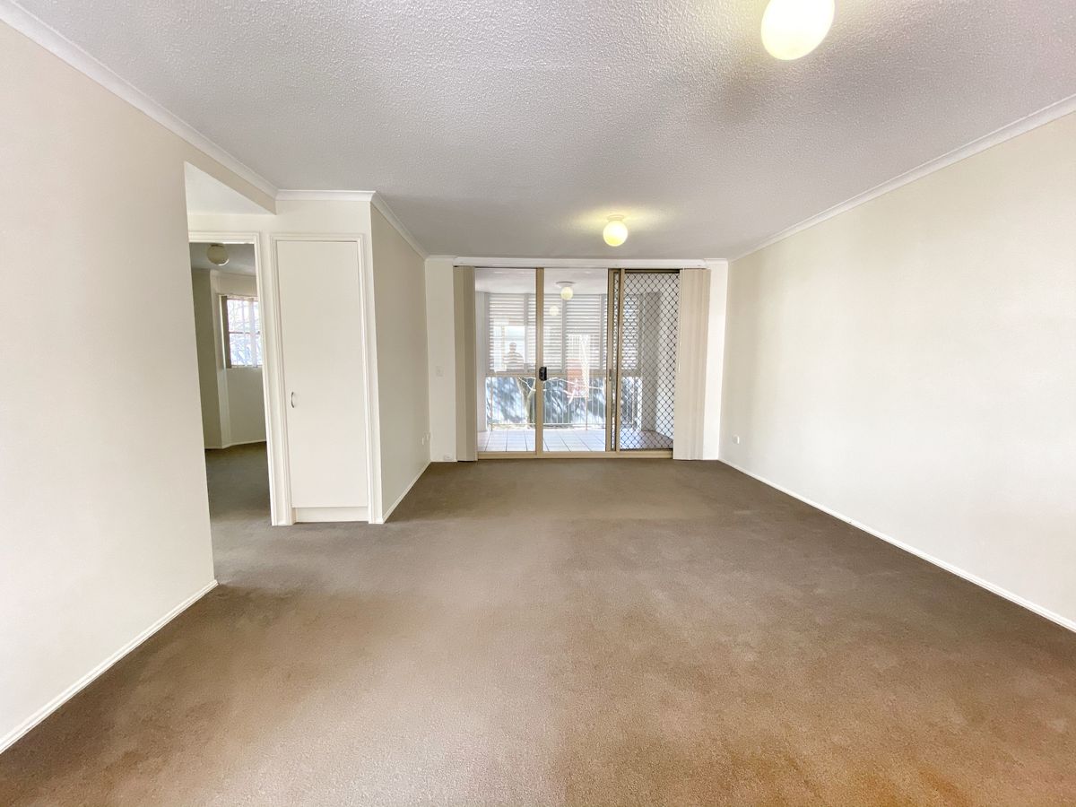 13 / 15 Clarence Road, Indooroopilly
