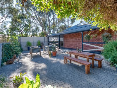 2 Hill Court, Williamstown