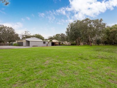 40 Evening Peal Court, Darling Downs