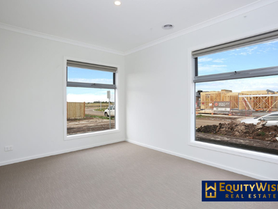 4 Lay Street, Tarneit