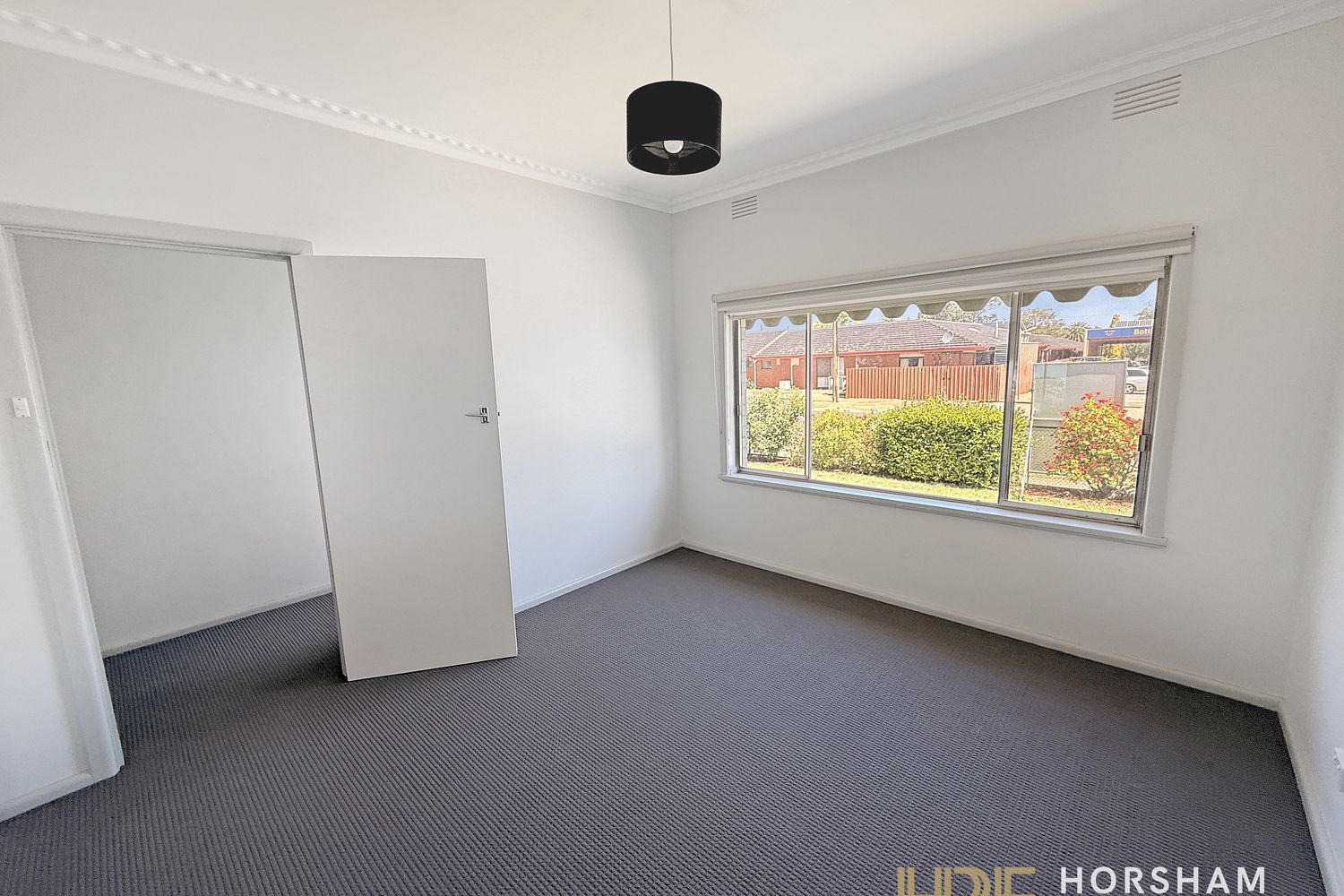 1A Henry Street, Horsham