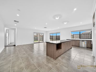 27 Kutjera Street, Manor Lakes