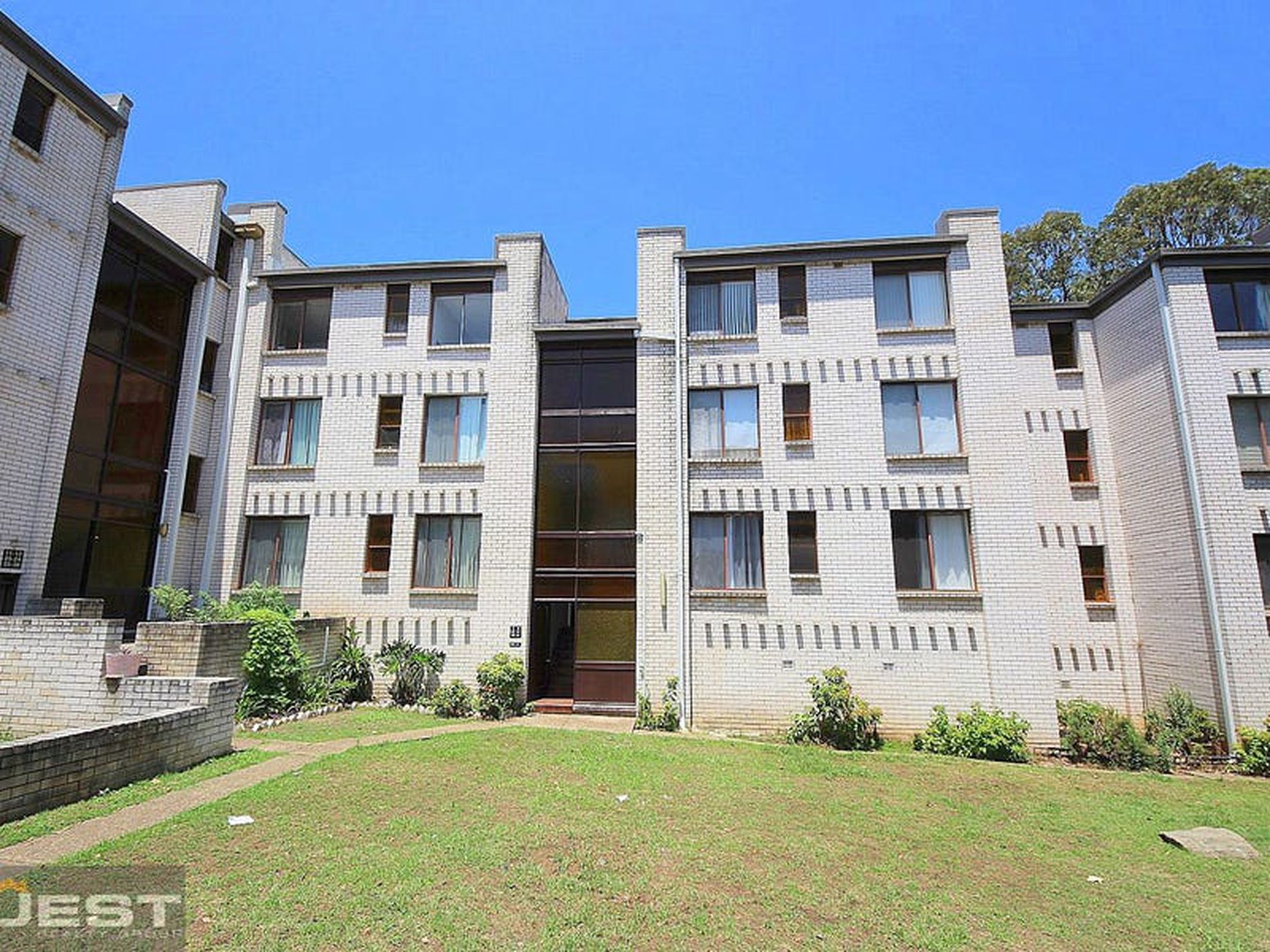 9 / 168 Greenacre Road, Bankstown