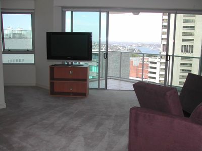 1702 / 77-81 Berry Street, North Sydney