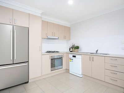 2 / 3 Constance Stone Street, Macgregor