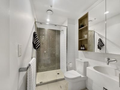 1205 / 33 Mackenzie Street, Melbourne