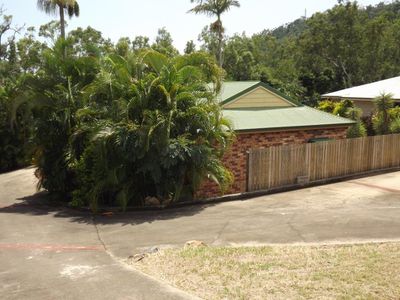 1 & 2 / 13 Eshelby Drive, Cannonvale