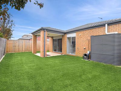 98 Opal Drive, Leopold
