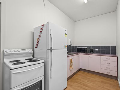 2 / 61 Holdsworth Street, Coorparoo