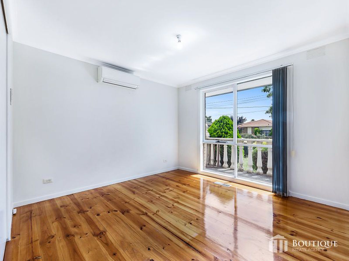 84 Loch Road, Dandenong North