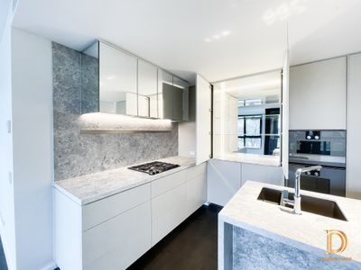 unit 201 / 20 Queens Road, Melbourne