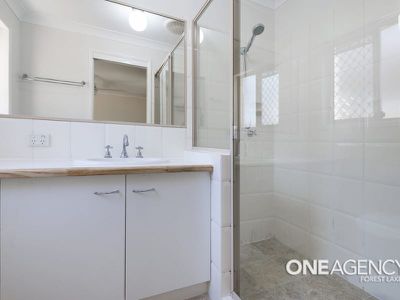 12 Mitchell Pl, Forest Lake