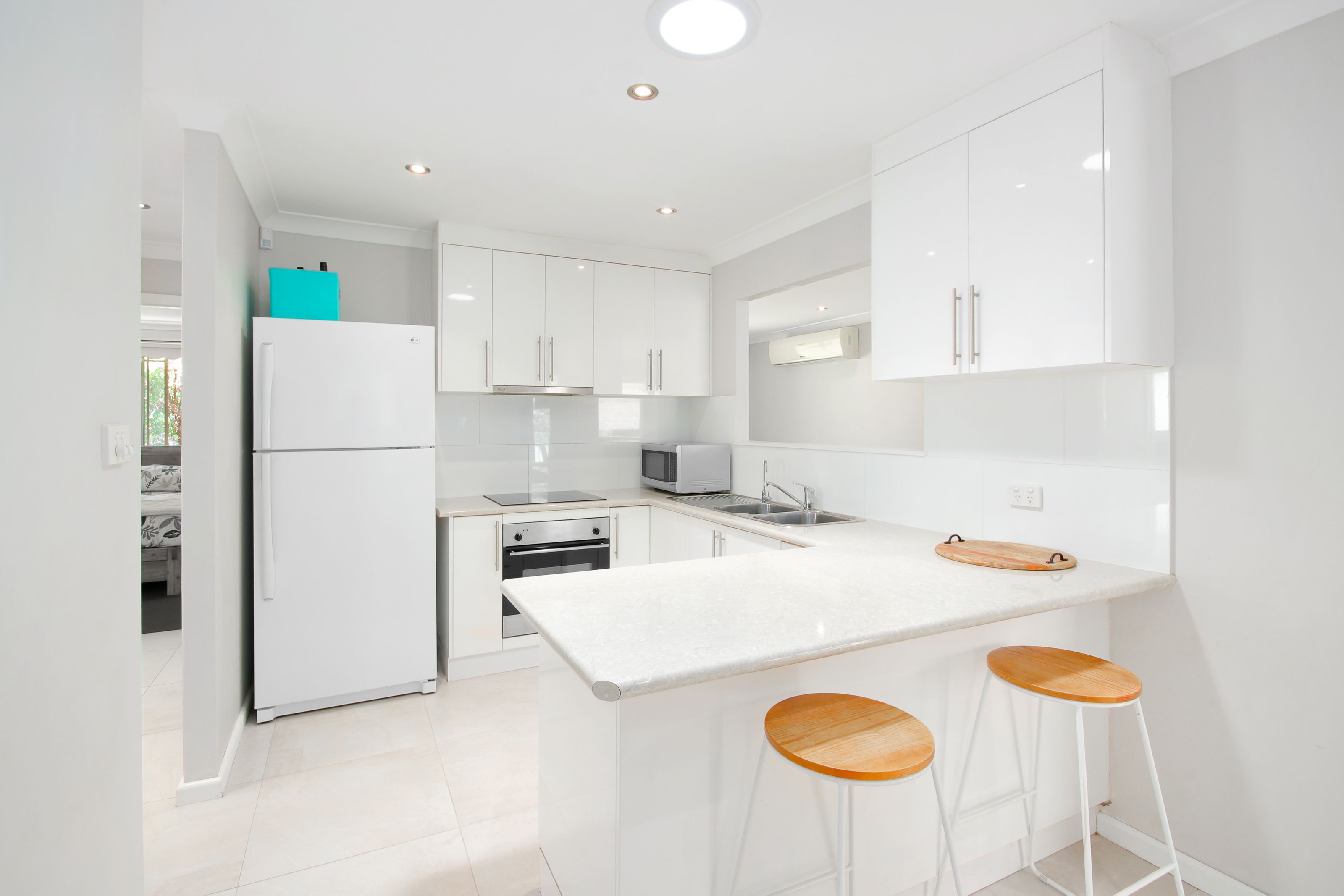 6 The Avenue, GLENMORE PARK