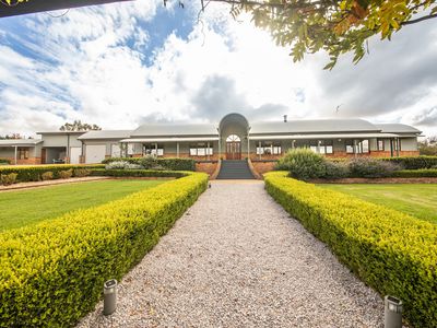 6R Harefield Road, Dubbo