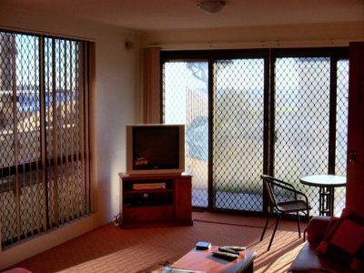 2 / 26 Little Lake Crescent, Warilla