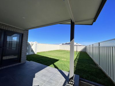 18B Lesmurdie Prade, Dubbo
