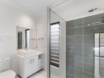 24 Lochern Way, Bushland Beach